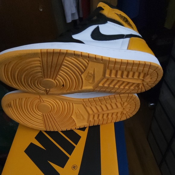 Jordan 1 - Picture 2 of 5